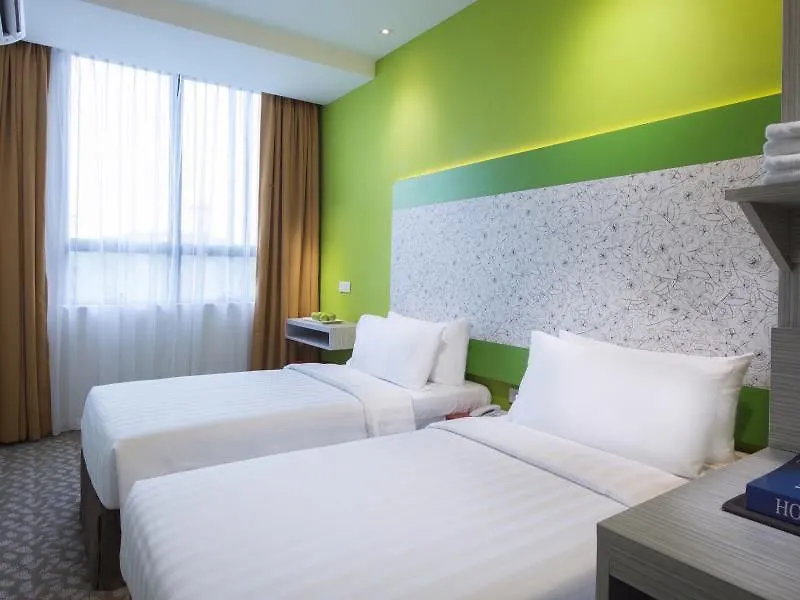 Holiday Inn Express & Suites Johor Bahru By Ihg 4*,  Malaysia