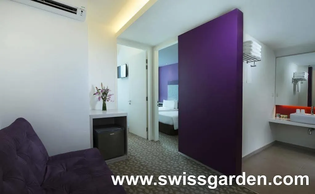 Holiday Inn Express & Suites Johor Bahru By Ihg 4*,