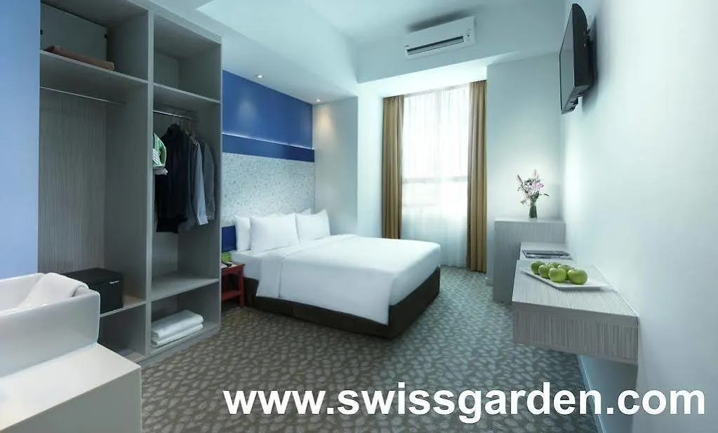 Holiday Inn Express & Suites Johor Bahru By Ihg 4*,  Malaysia