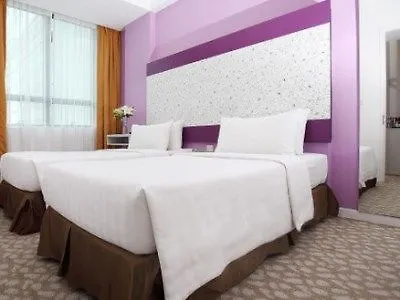 Holiday Inn Express & Suites Johor Bahru By Ihg 4*,